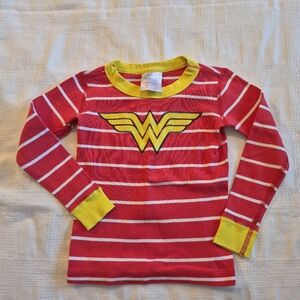 Hanna Andersson girls size 4 red & white striped Wonder Woman pajama shirt GUC